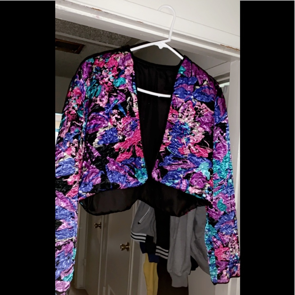 90’s inspired crop jacket